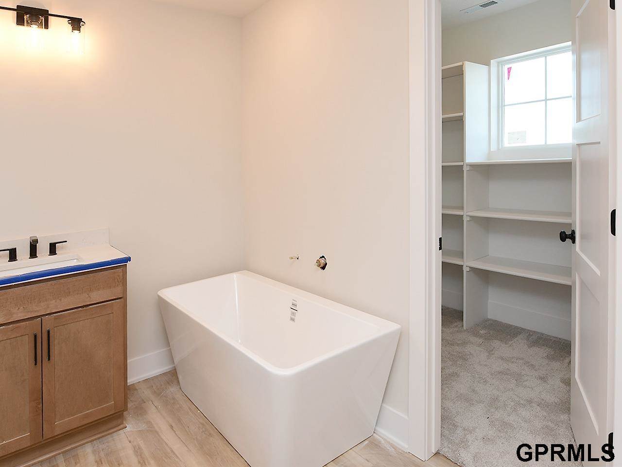 11053 South 217Th Street, Gretna, NE 68028