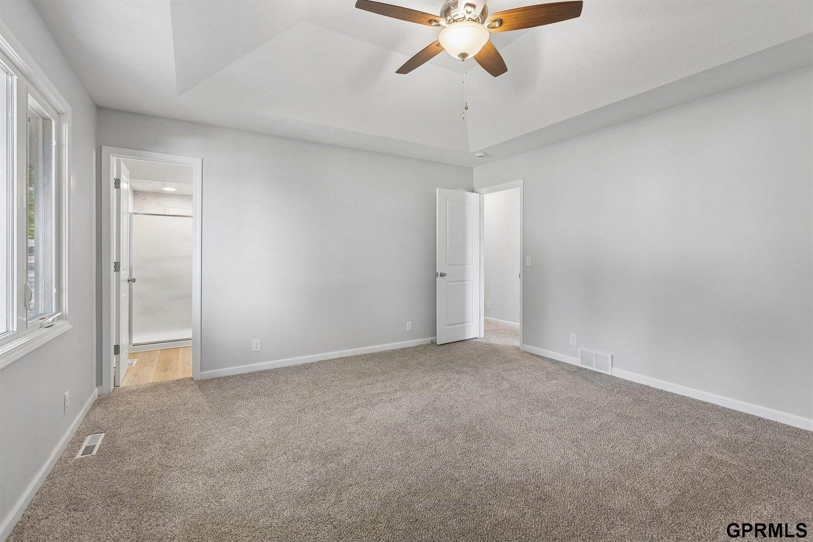 10754 Suffolk Circle, Omaha, NE 68127