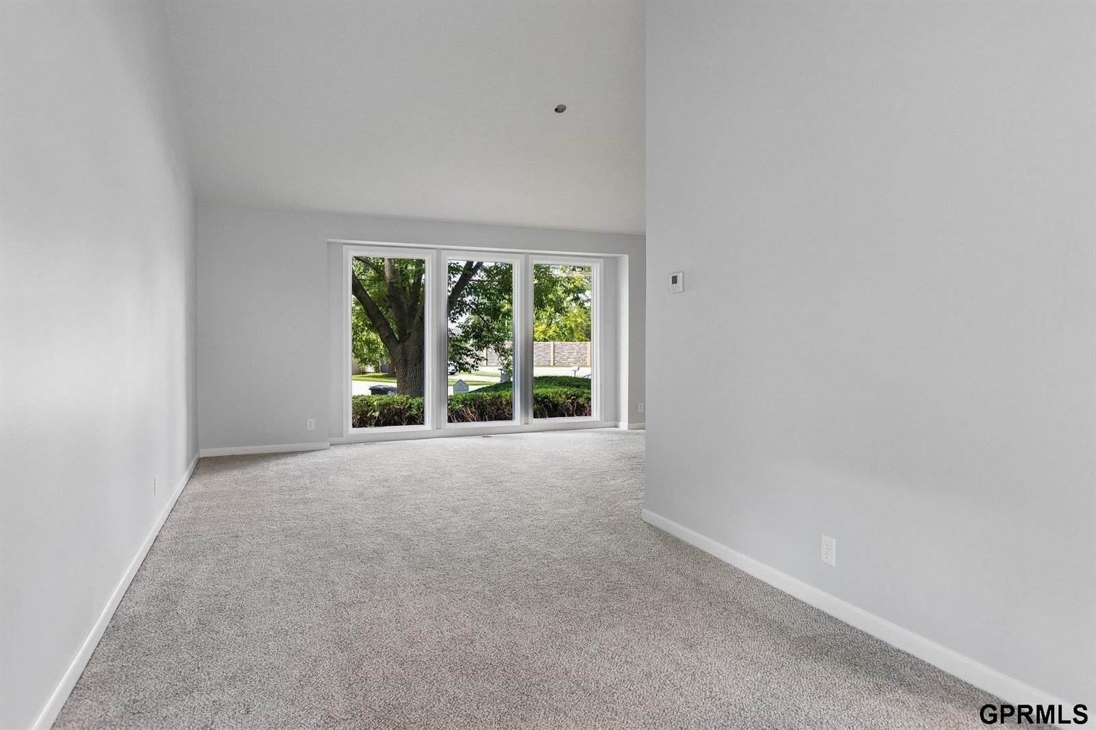 10754 Suffolk Circle, Omaha, NE 68127