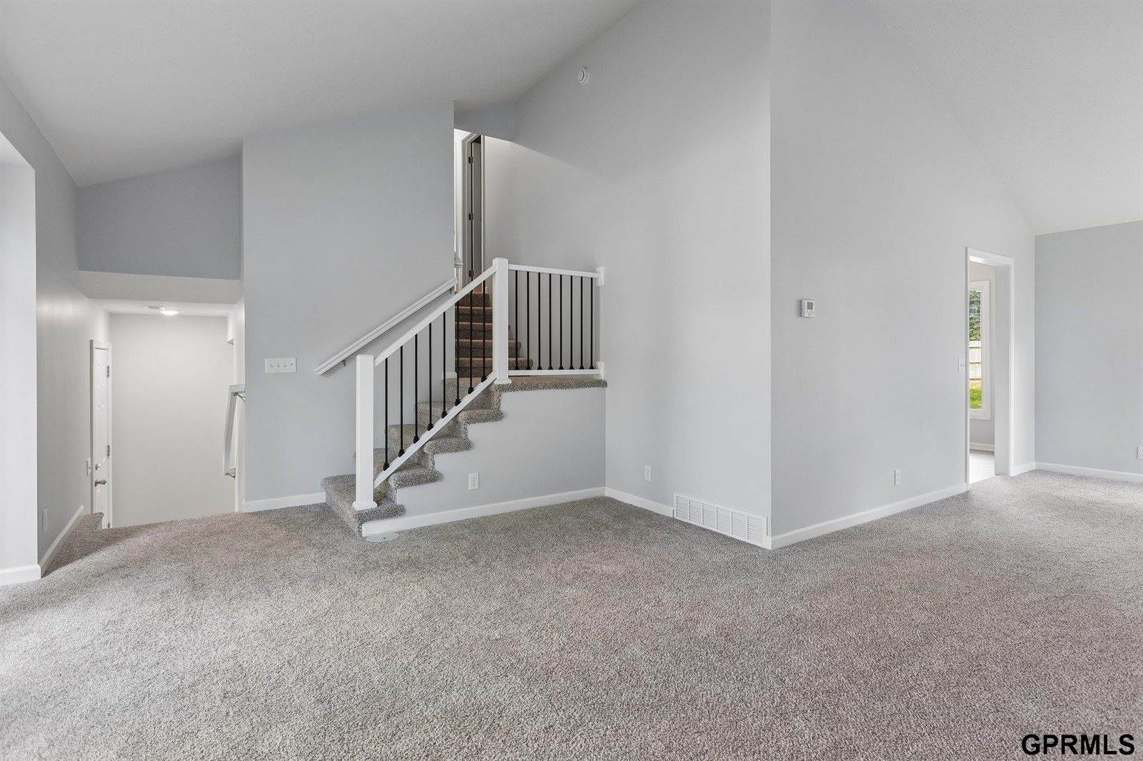 10754 Suffolk Circle, Omaha, NE 68127