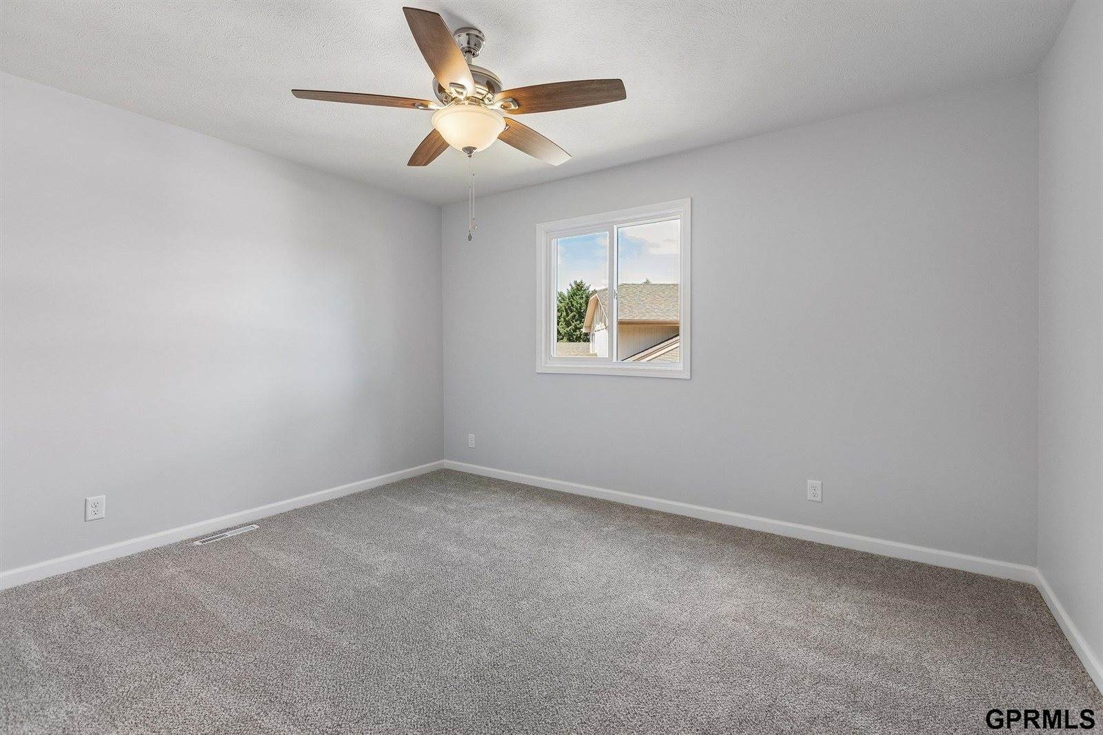 10754 Suffolk Circle, Omaha, NE 68127
