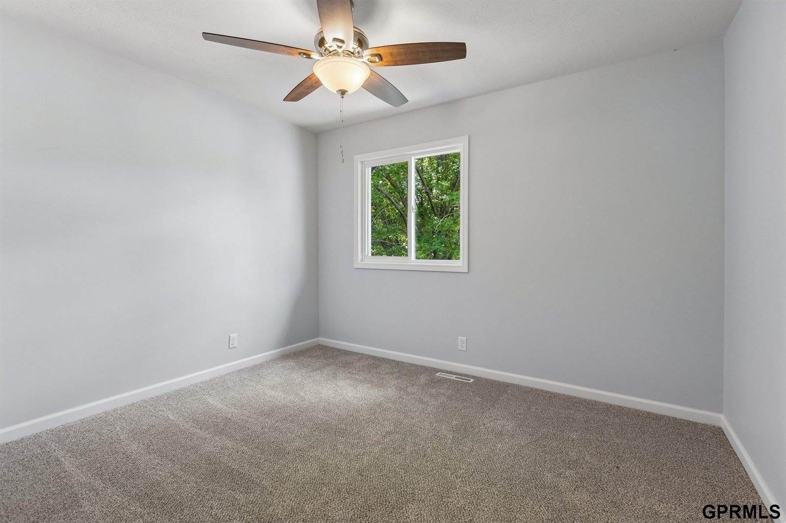 10754 Suffolk Circle, Omaha, NE 68127