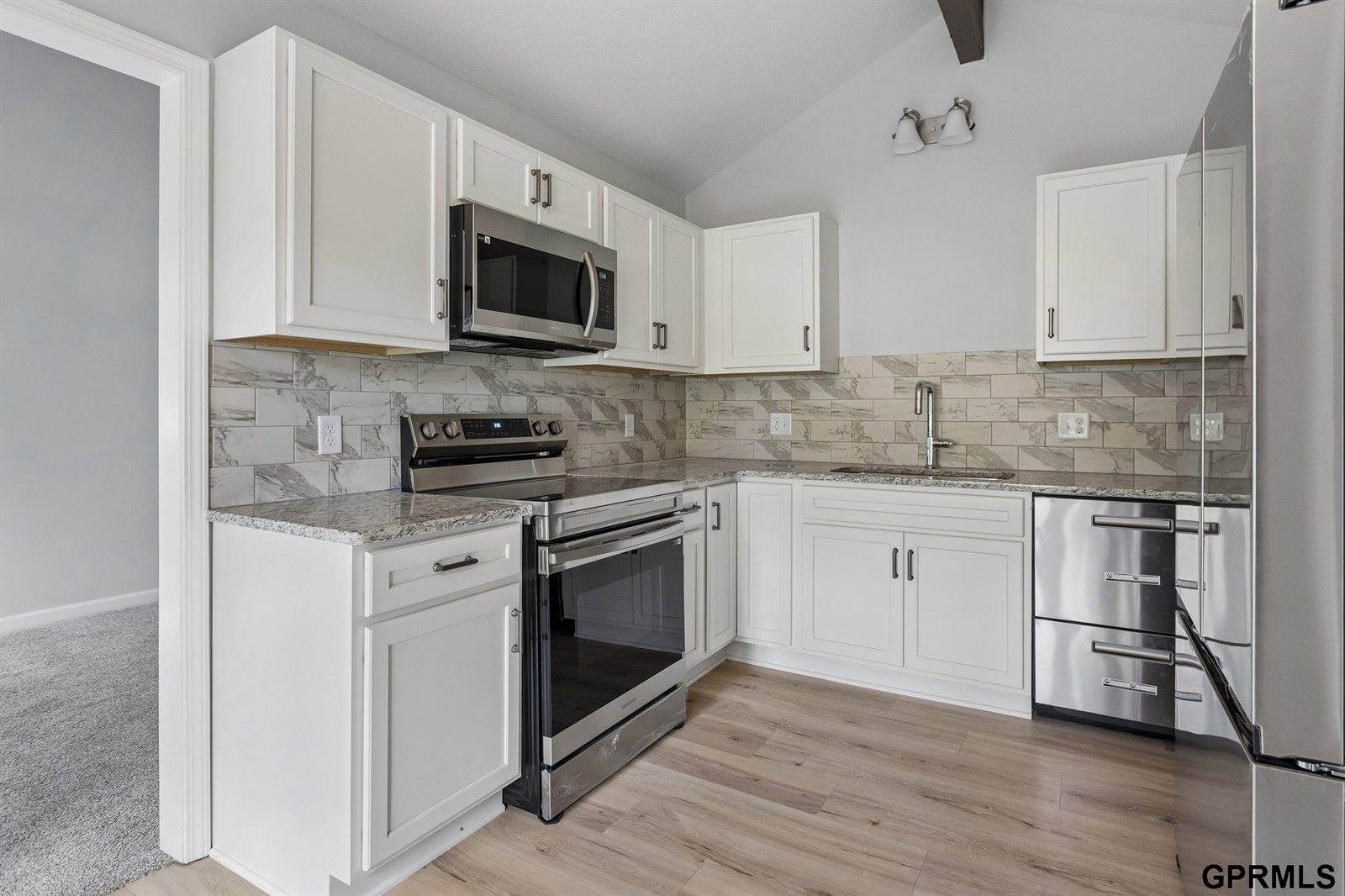 10754 Suffolk Circle, Omaha, NE 68127