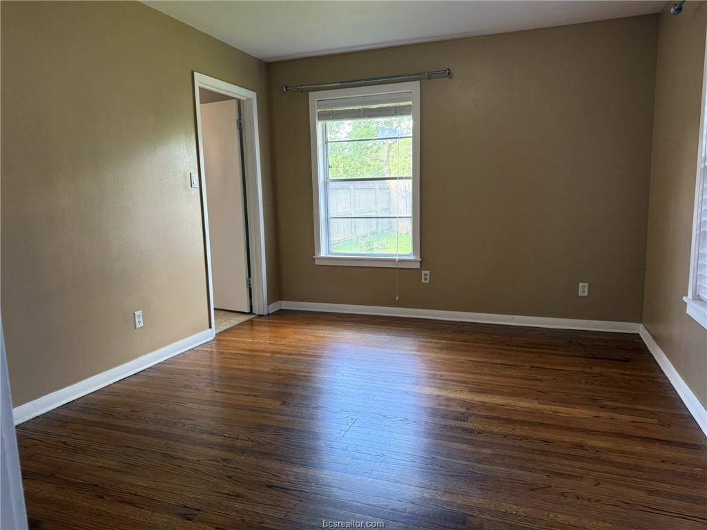 408 Brookside Drive, Bryan, TX 77801