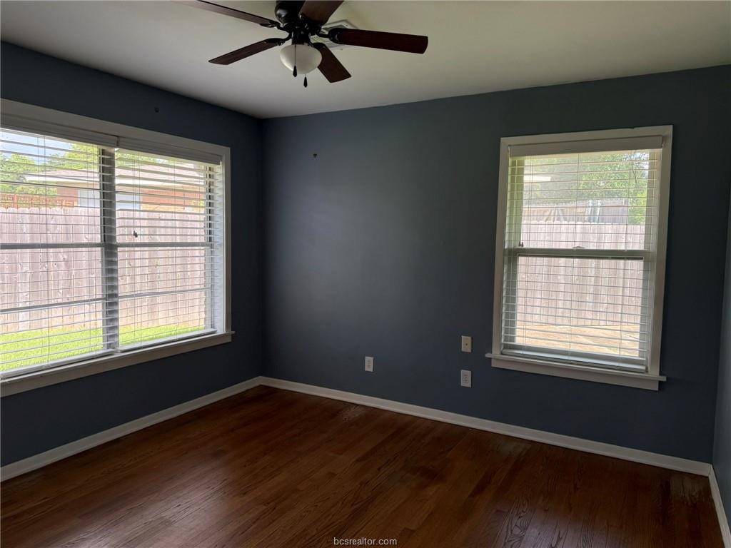 408 Brookside Drive, Bryan, TX 77801