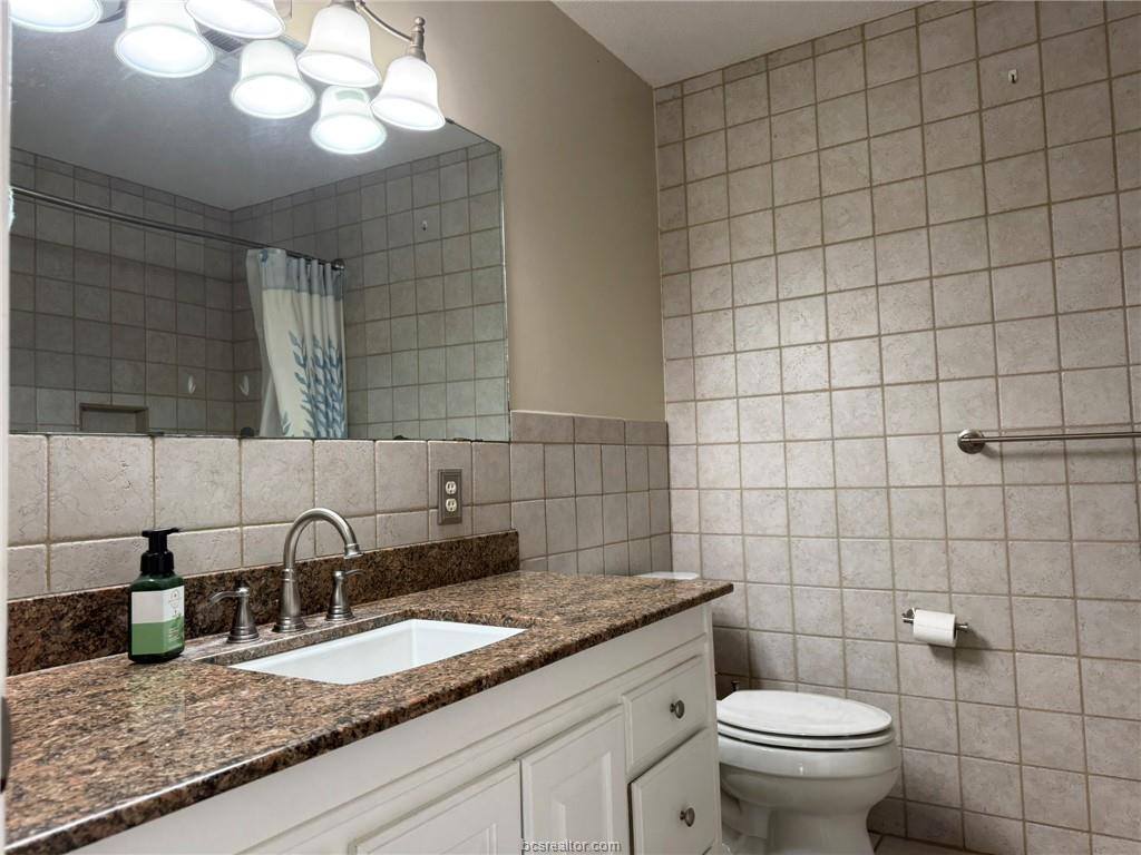 408 Brookside Drive, Bryan, TX 77801