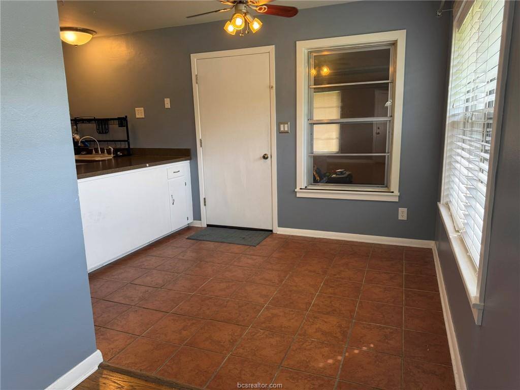 408 Brookside Drive, Bryan, TX 77801