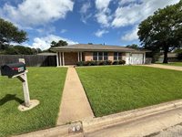 408 Brookside Drive, Bryan, TX 77801