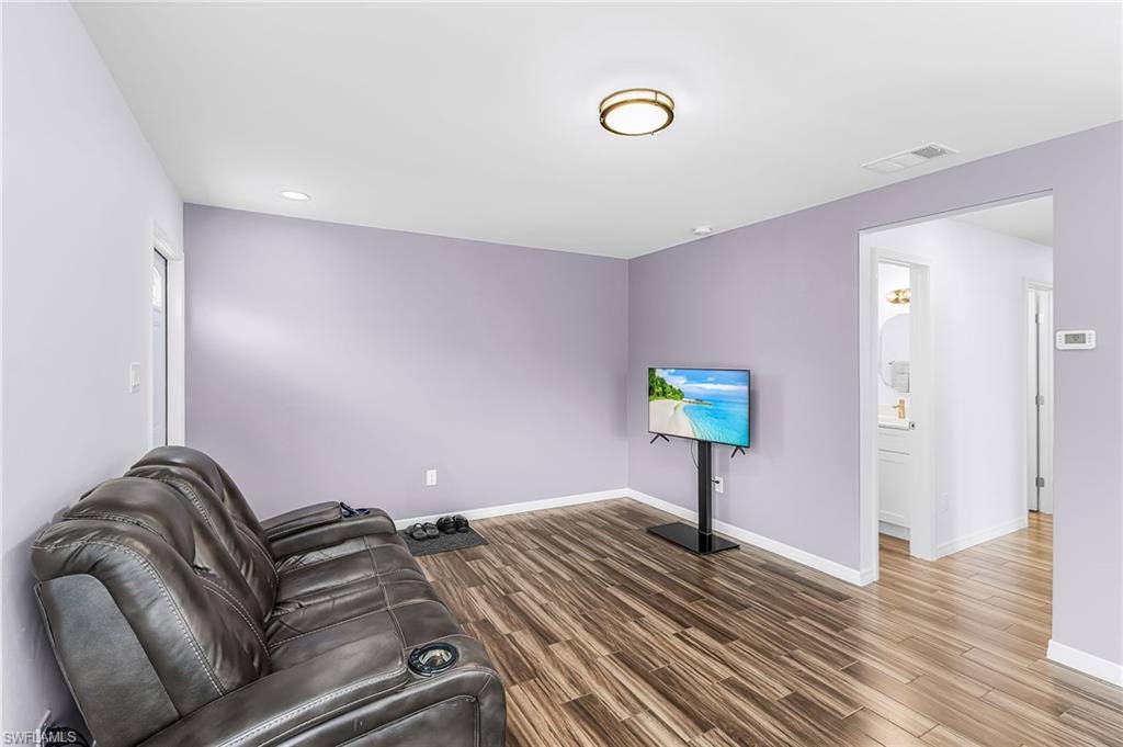 34 Hamlin Ct, Lehigh Acres, FL 33936