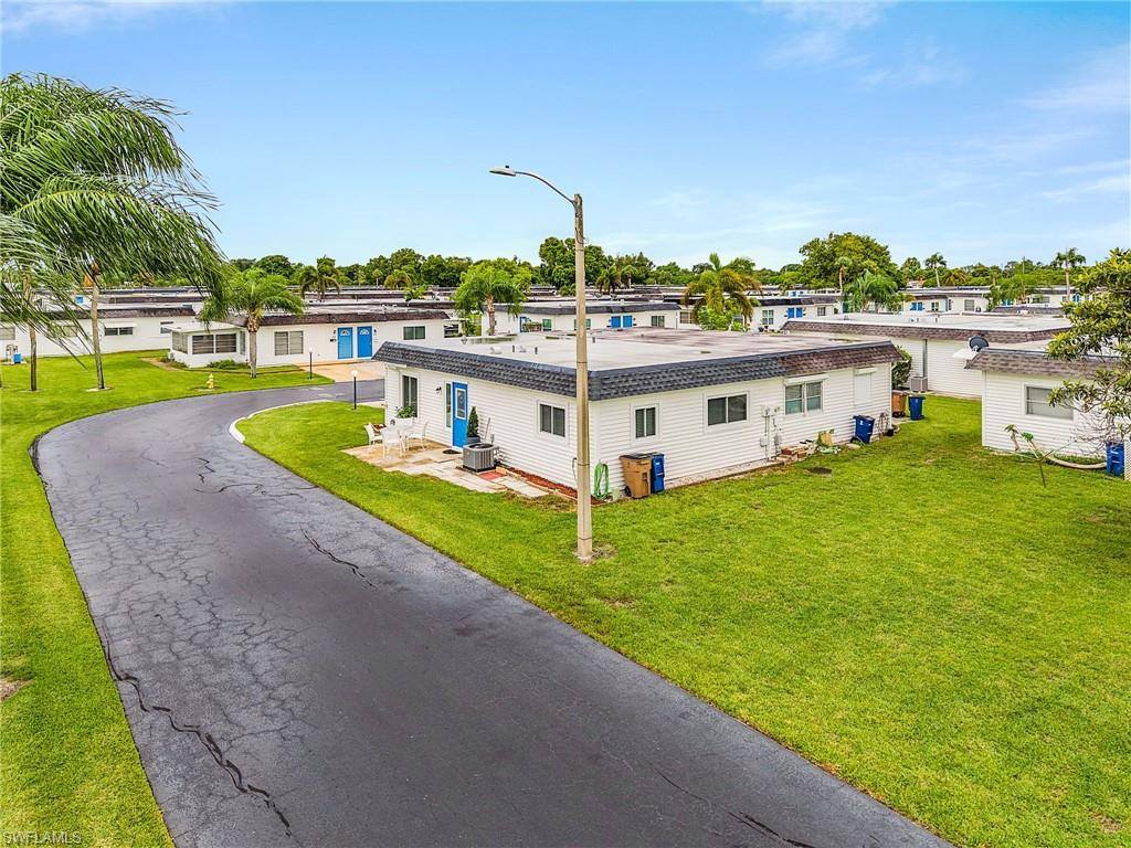 34 Hamlin Ct, Lehigh Acres, FL 33936