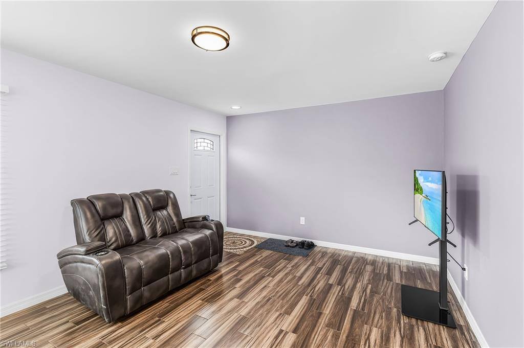 34 Hamlin Ct, Lehigh Acres, FL 33936