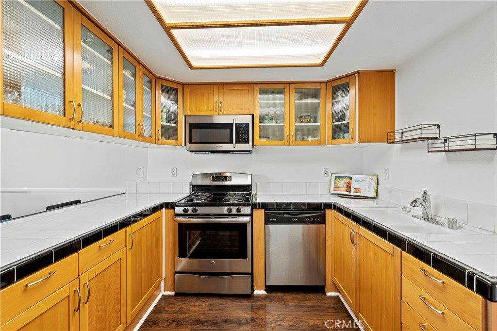 15614 Crestview Lane, Granada Hills, CA 91344