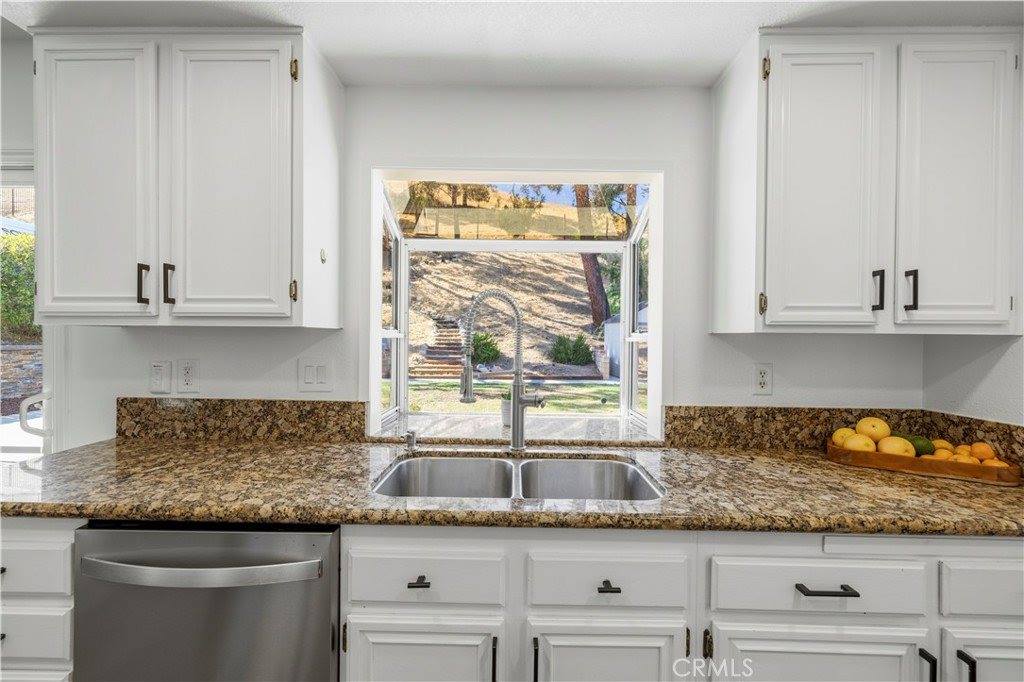 28235 Royal Road, Castaic, CA 91384