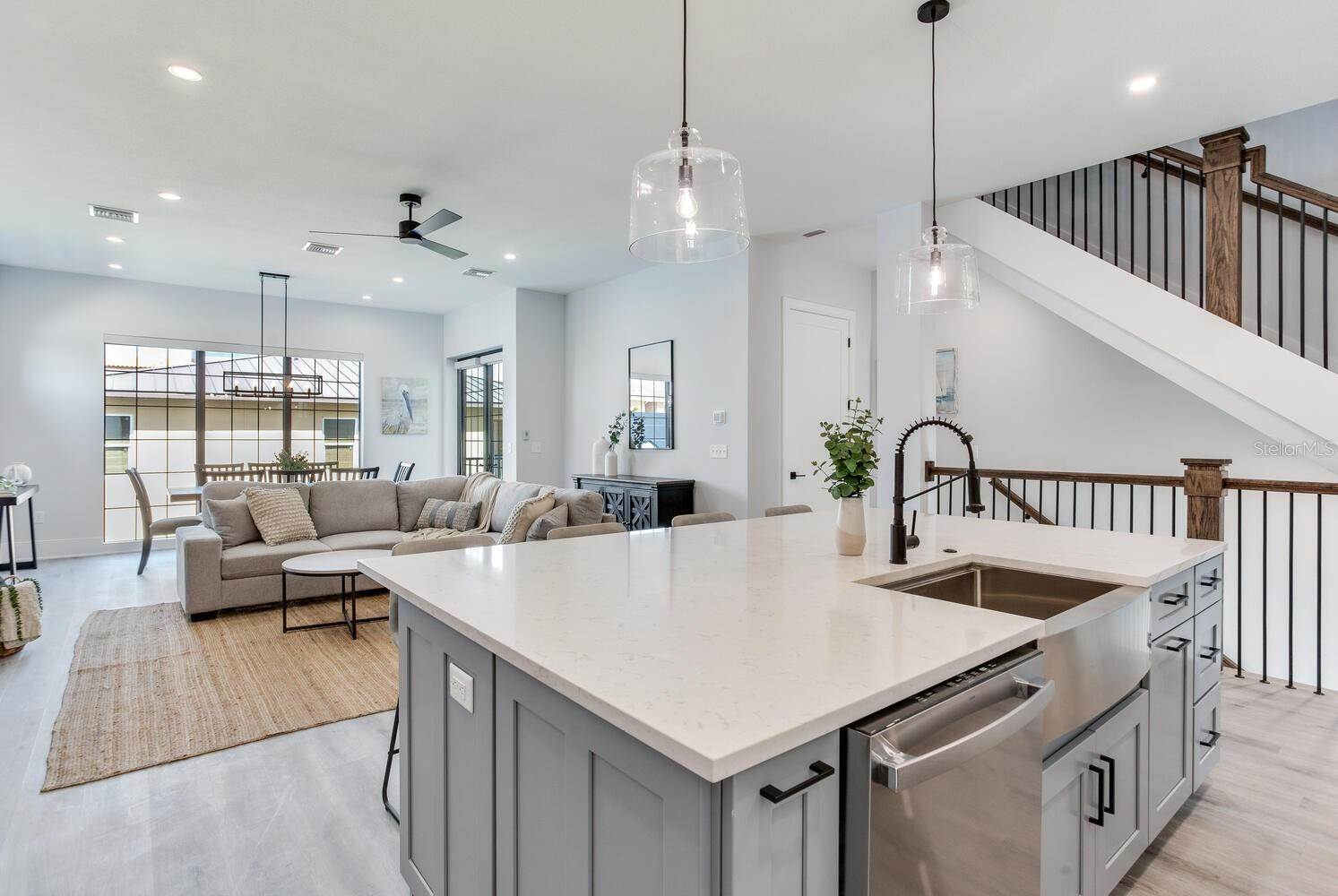140 174TH Avenue East, Redington Shores, FL 33708