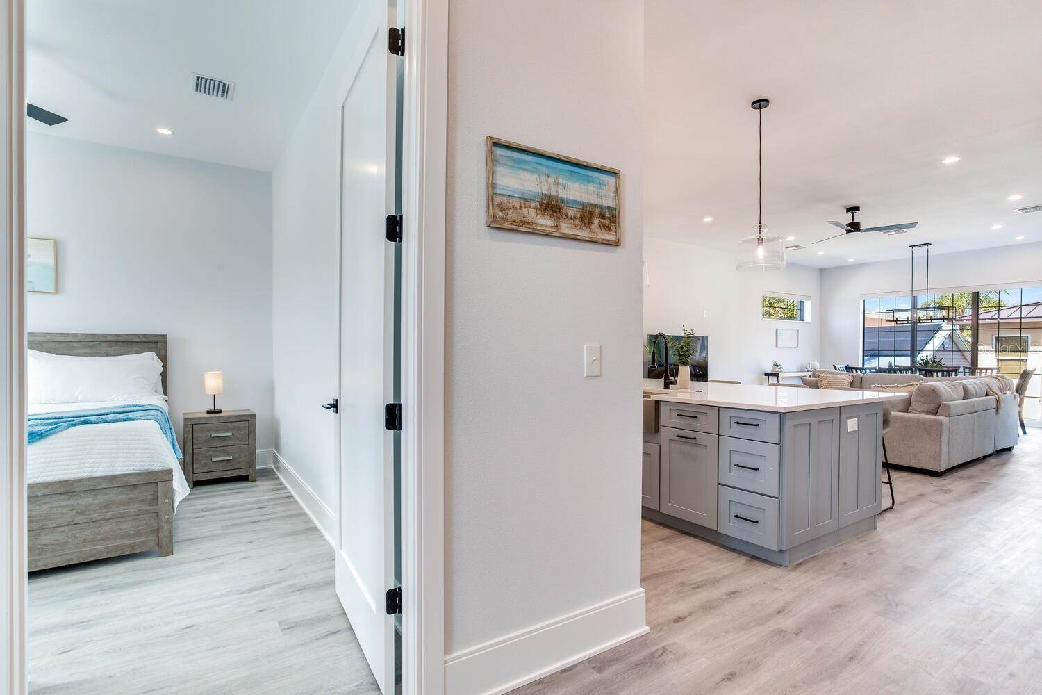 140 174TH Avenue East, Redington Shores, FL 33708
