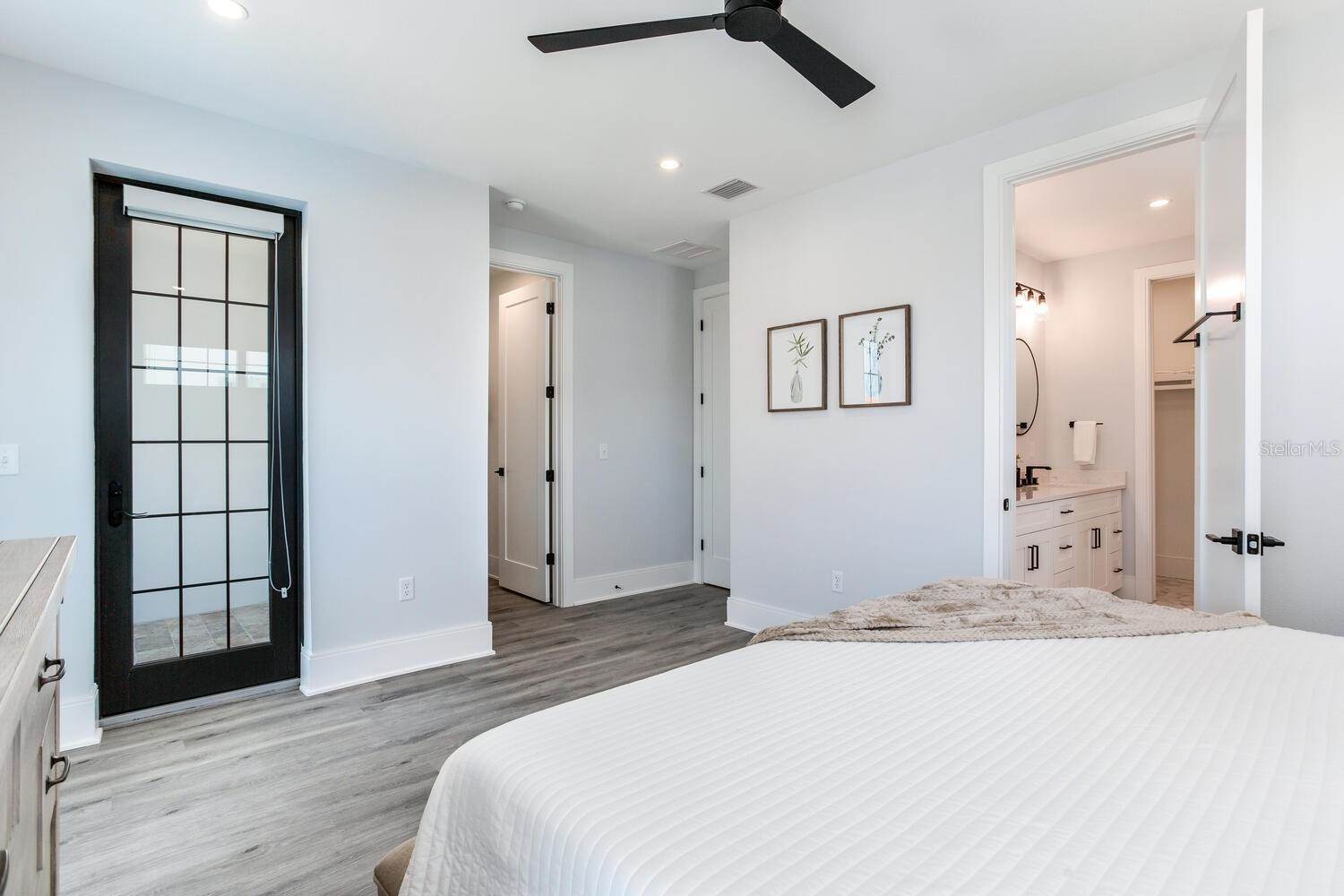 140 174TH Avenue East, Redington Shores, FL 33708
