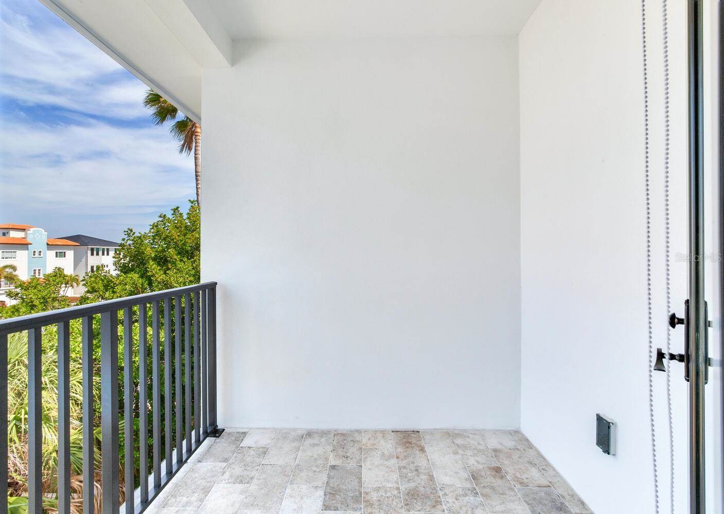 140 174TH Avenue East, Redington Shores, FL 33708