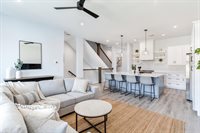 140 174TH Avenue East, Redington Shores, FL 33708