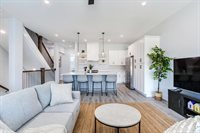 140 174TH Avenue East, Redington Shores, FL 33708