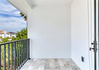 140 174TH Avenue East, Redington Shores, FL 33708