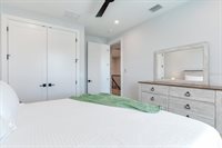 140 174TH Avenue East, Redington Shores, FL 33708