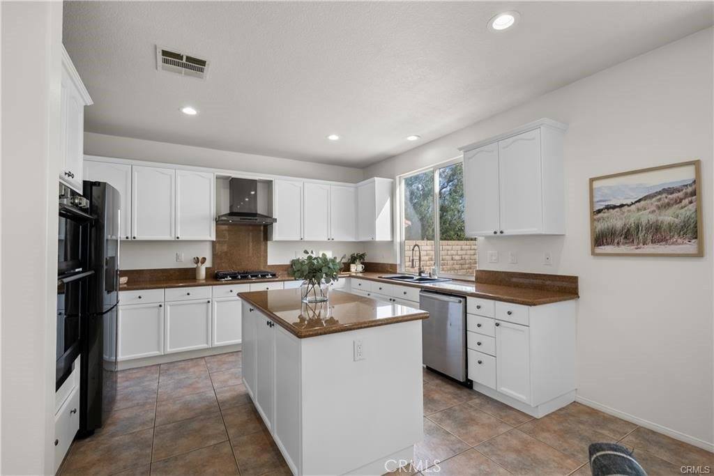 29052 Madrid Place, Castaic, CA 91384