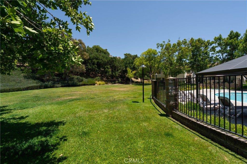 21200 Trumpet Dr #103, Newhall, CA 91321