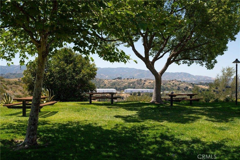 21200 Trumpet Dr #103, Newhall, CA 91321