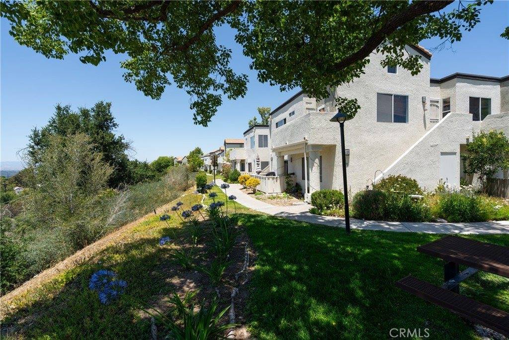 21200 Trumpet Dr #103, Newhall, CA 91321