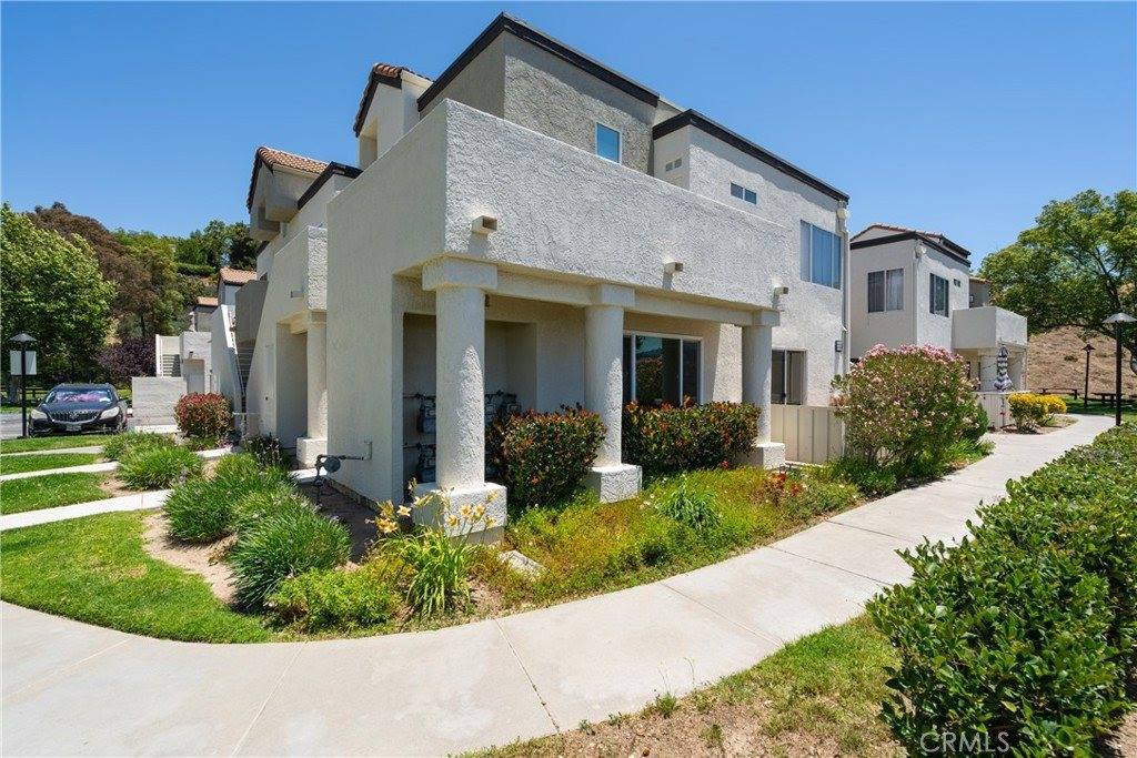 21200 Trumpet Dr #103, Newhall, CA 91321