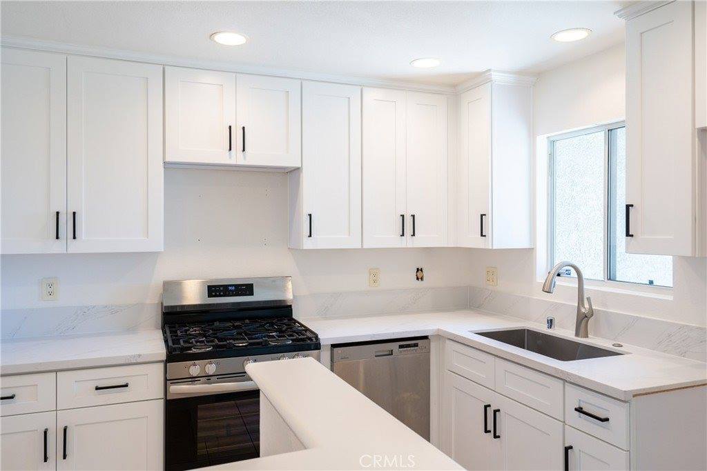 21200 Trumpet Dr #103, Newhall, CA 91321