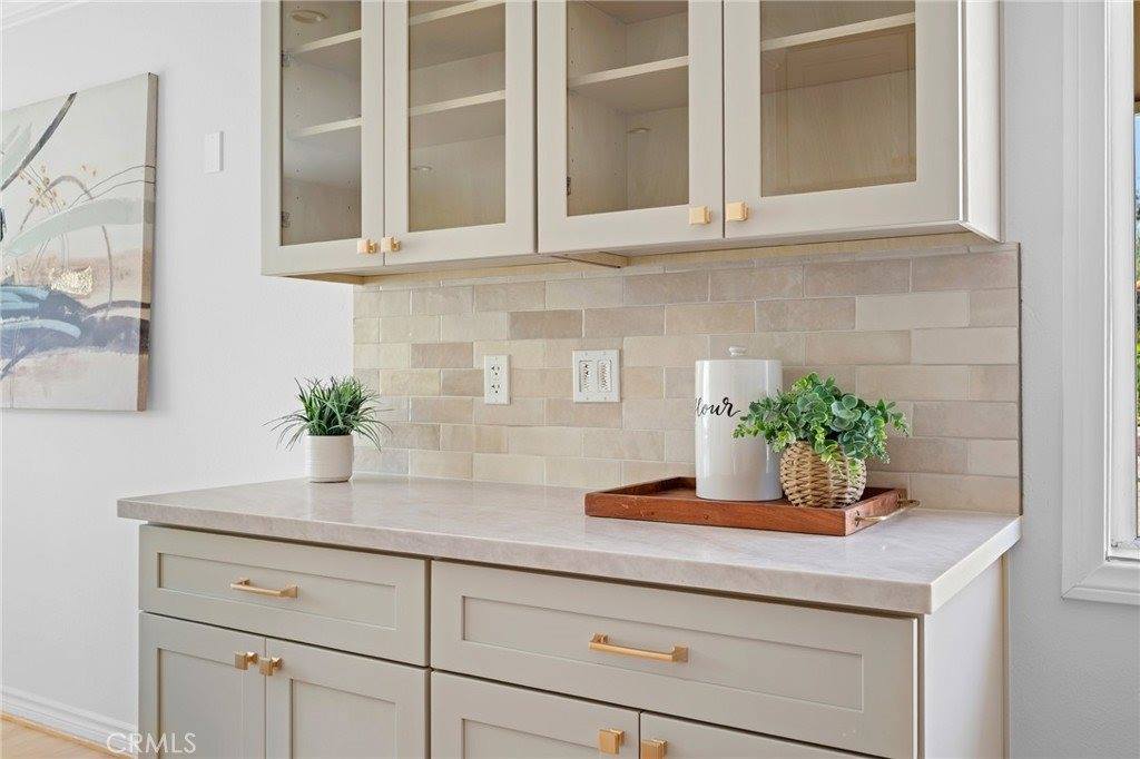 7800 Via Genova, Burbank, CA 91504