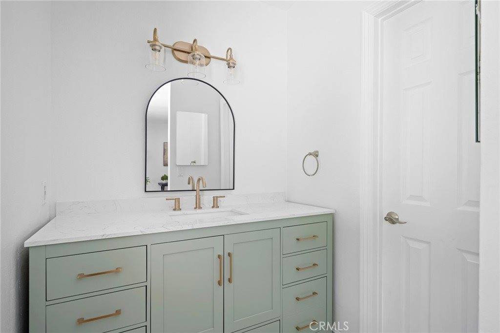 7800 Via Genova, Burbank, CA 91504