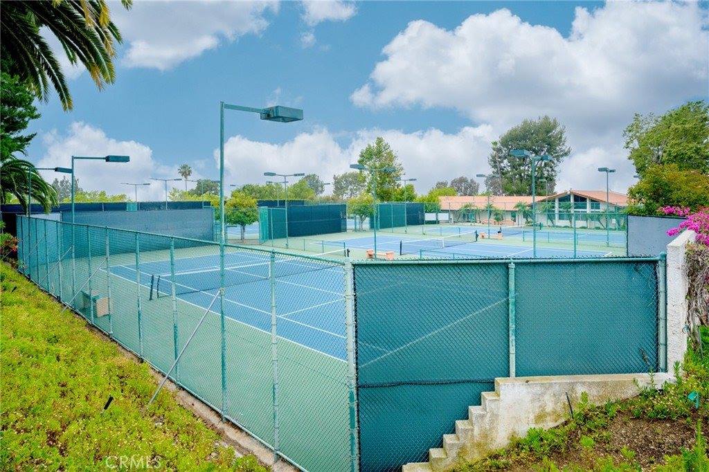7800 Via Genova, Burbank, CA 91504