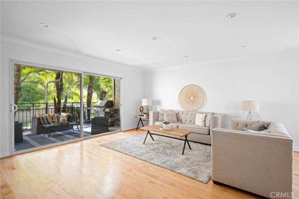 7800 Via Genova, Burbank, CA 91504