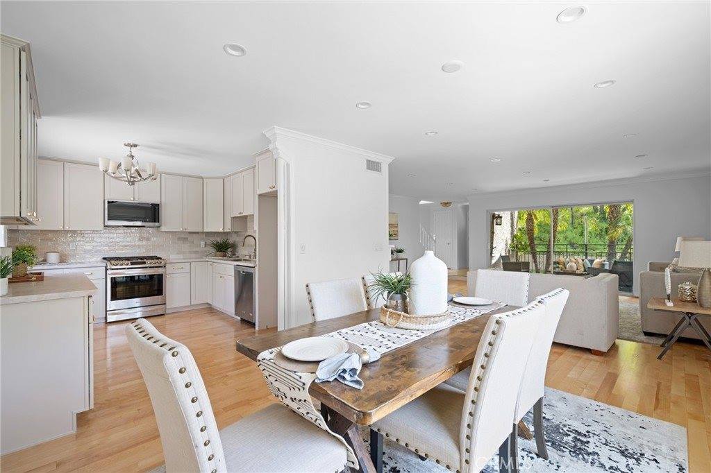 7800 Via Genova, Burbank, CA 91504
