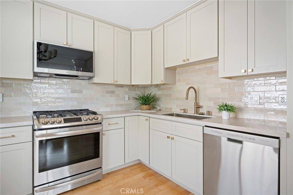 7800 Via Genova, Burbank, CA 91504