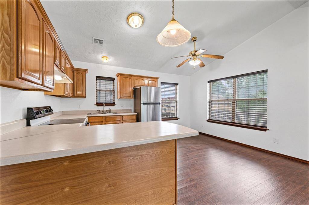 800 North 9th Street, Kansas City, KS 66101