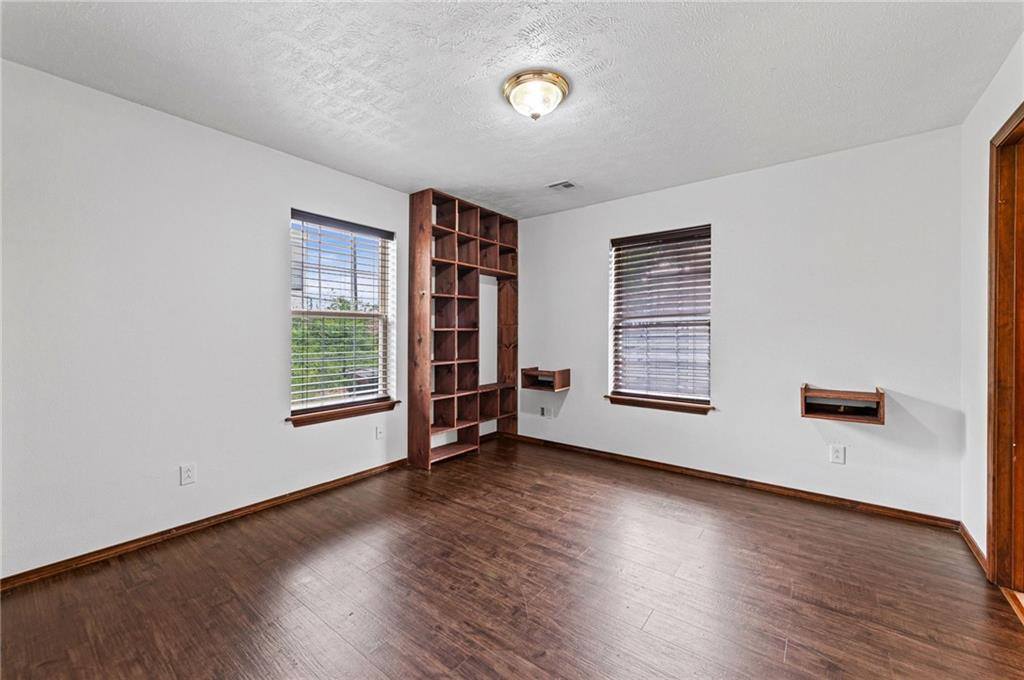 800 North 9th Street, Kansas City, KS 66101