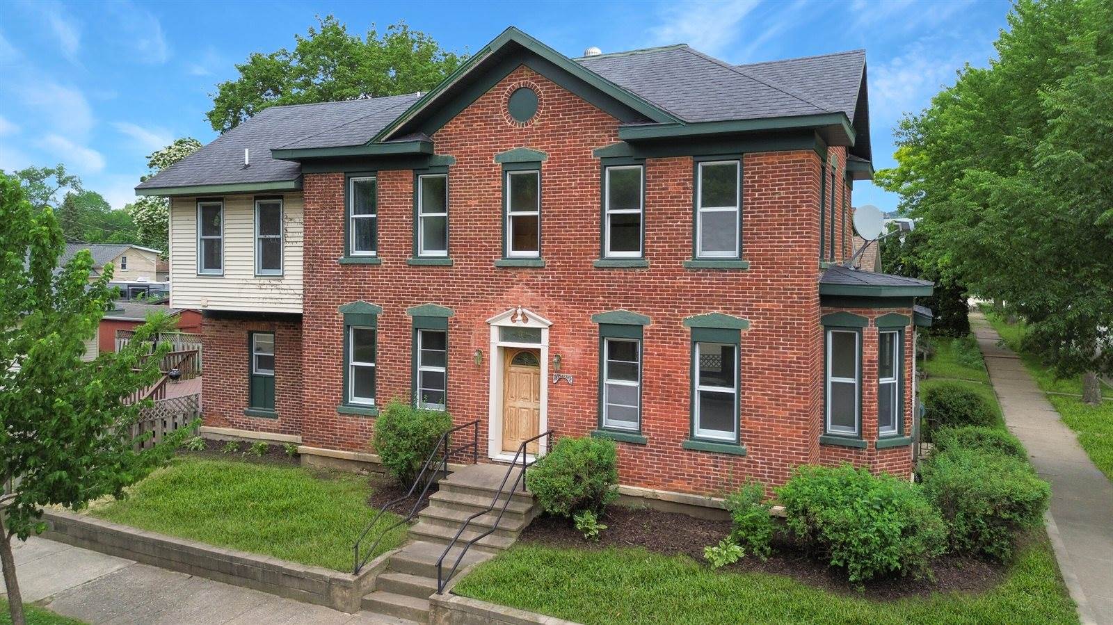 1501 Johnson St, La Crosse, WI 54601