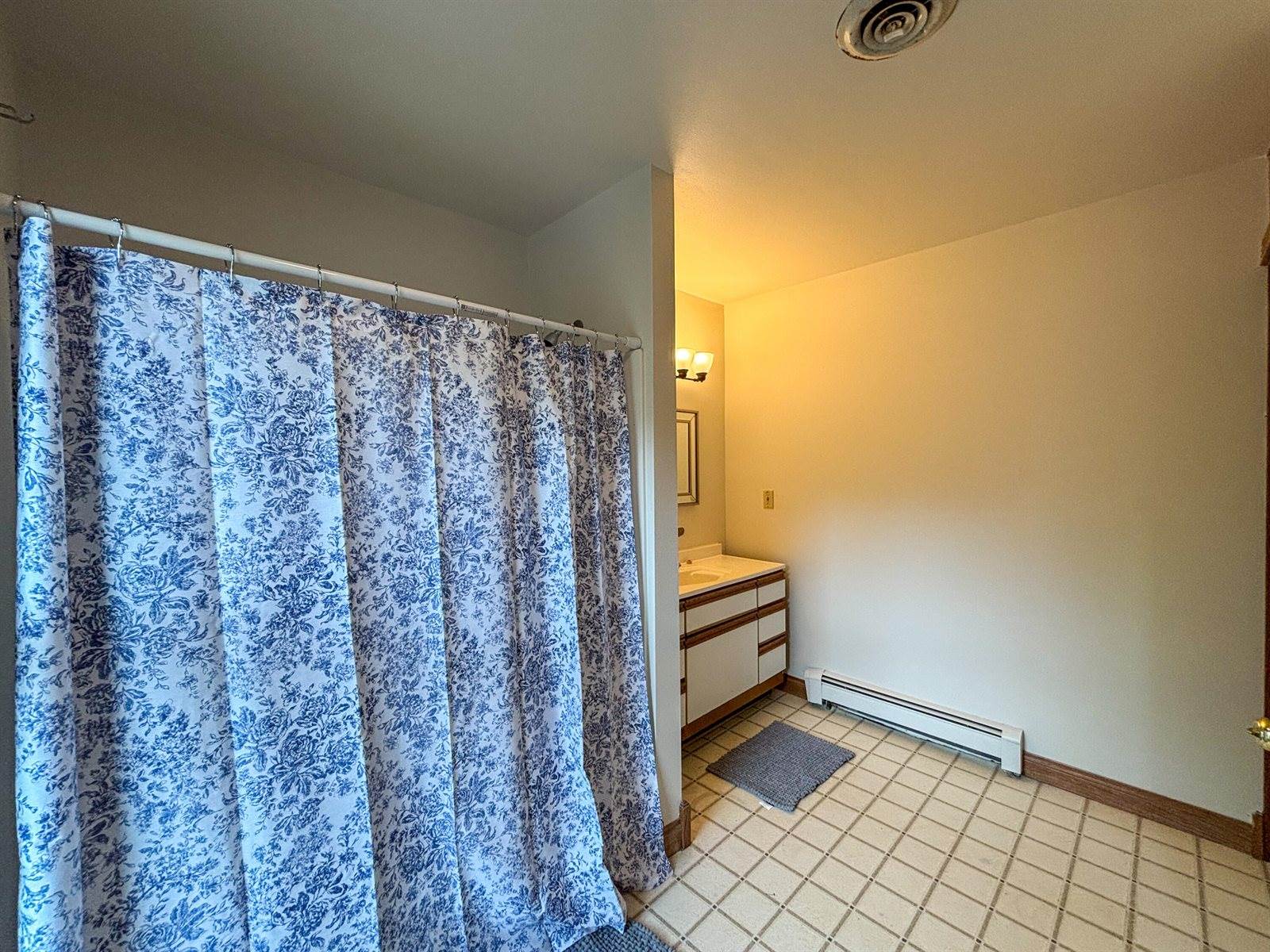 1501 Johnson St, La Crosse, WI 54601
