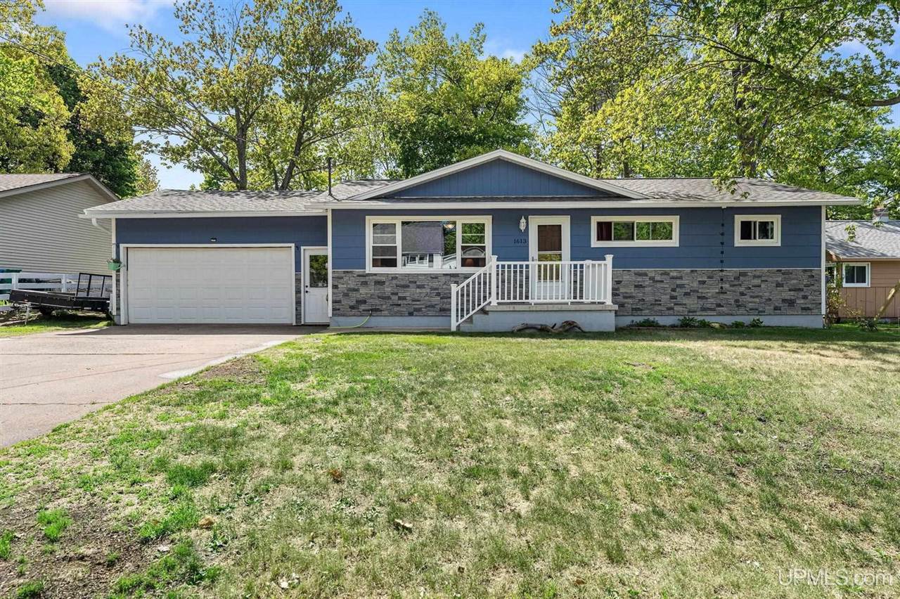 1613 Woodland Avenue, Marquette, MI 49855