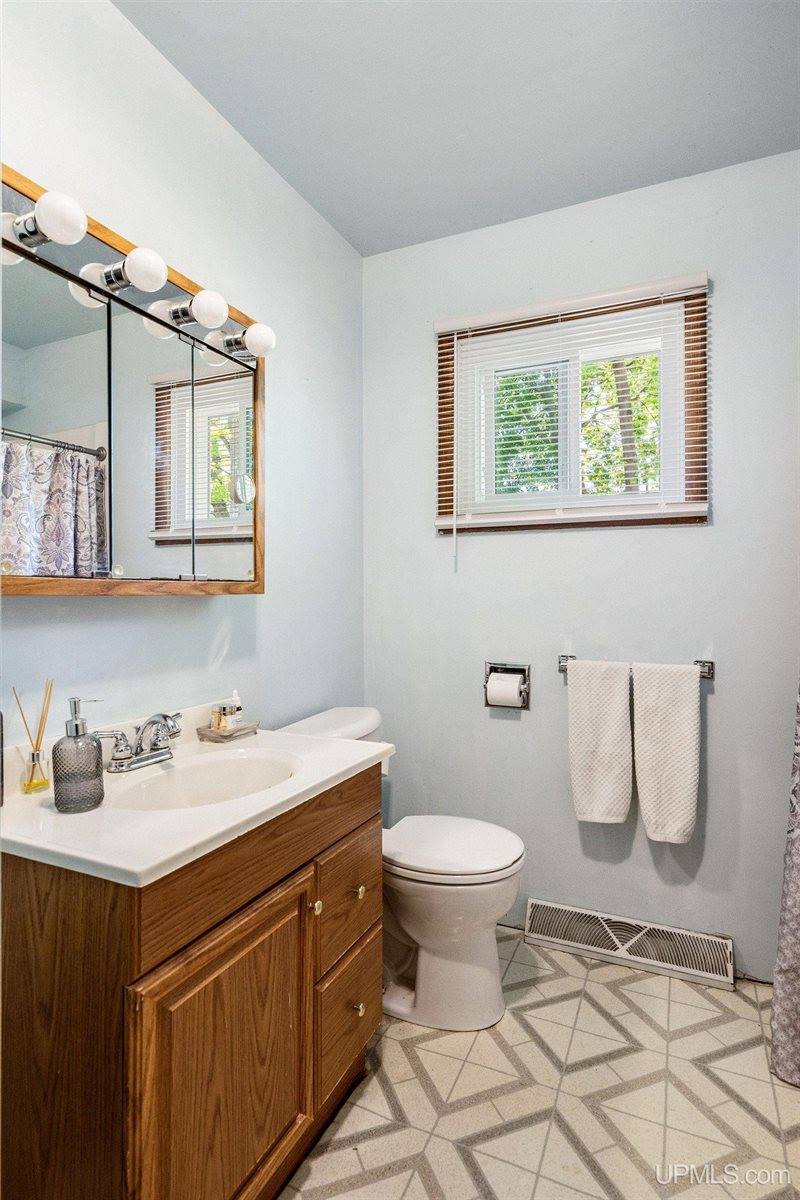 1613 Woodland Avenue, Marquette, MI 49855