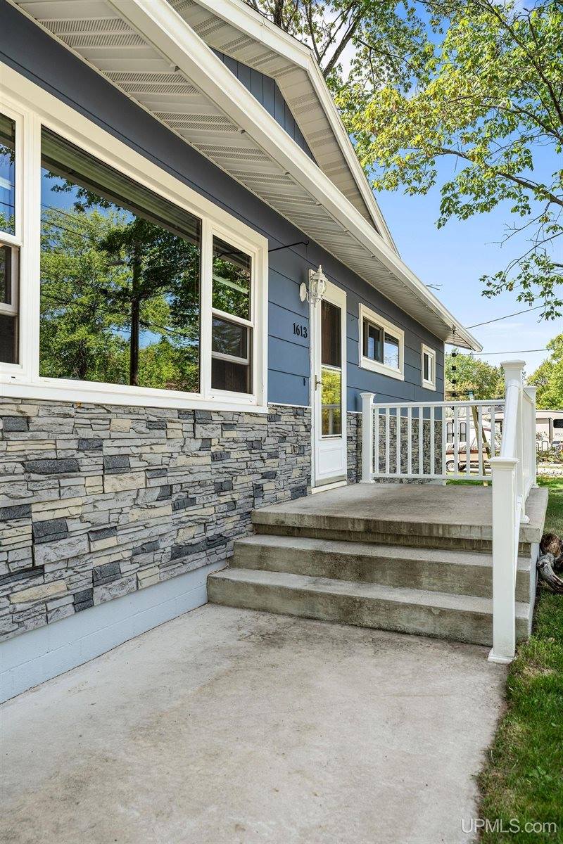 1613 Woodland Avenue, Marquette, MI 49855