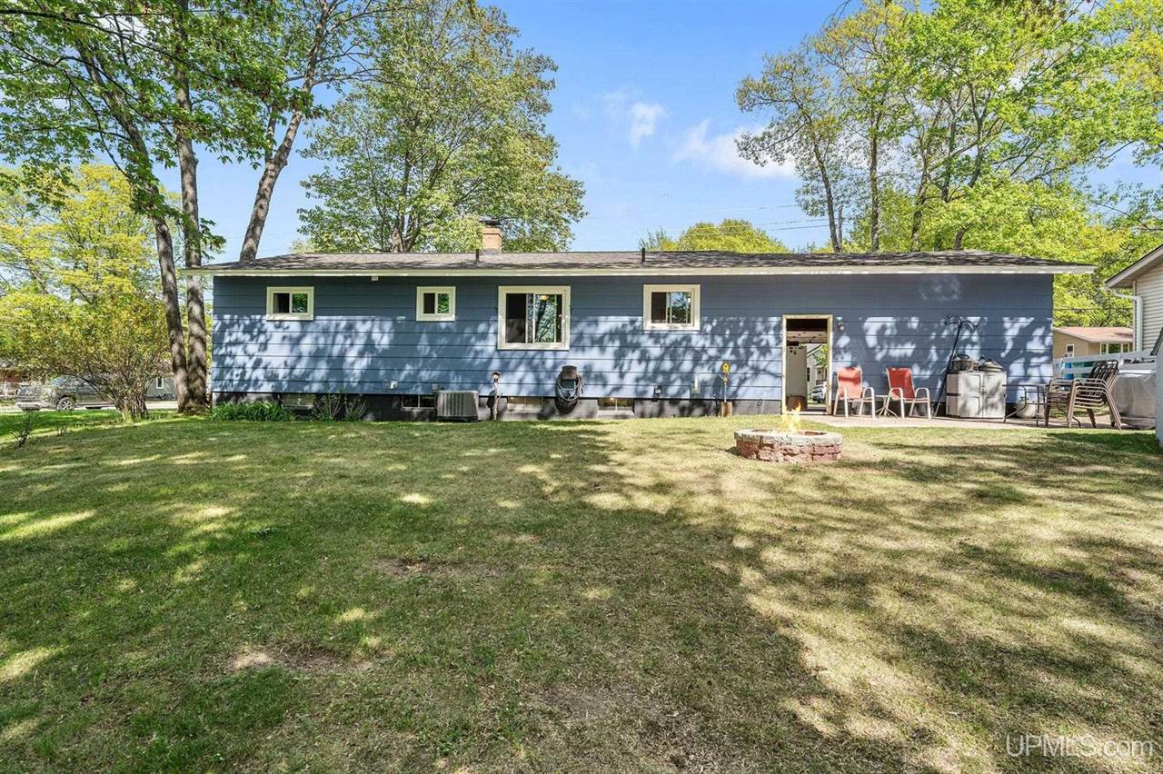 1613 Woodland Avenue, Marquette, MI 49855