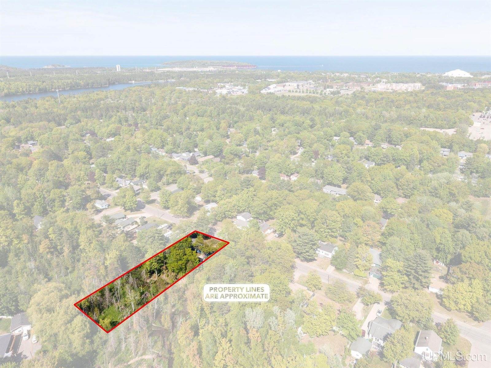 1613 Woodland Avenue, Marquette, MI 49855
