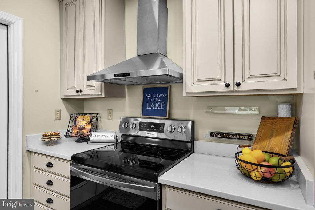 1917 Lakeview Parkway, Locust Grove, VA 22508