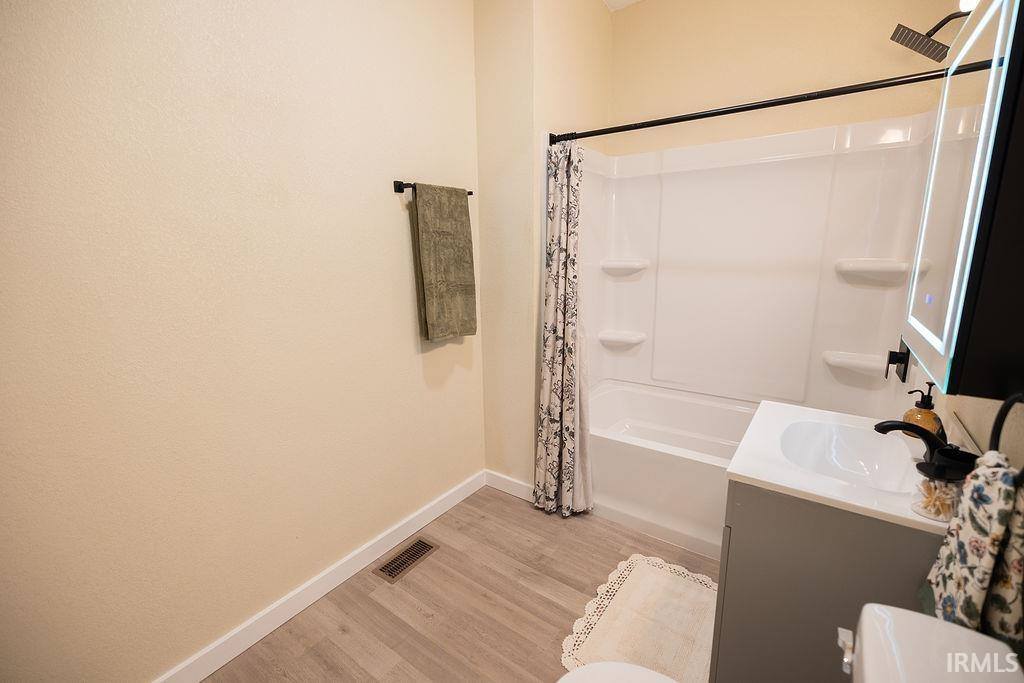 1217 W 3rd Street, Anderson, IN 47304