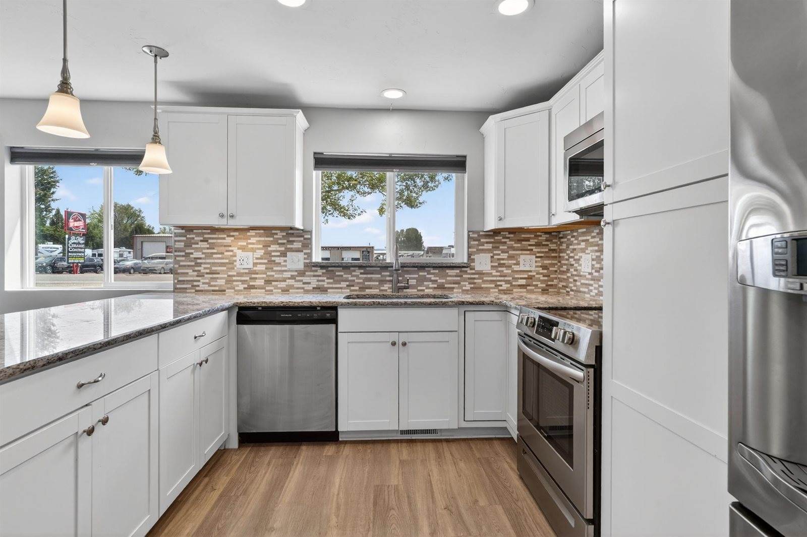 3795 E Sunnyside Road, Ammon, ID 83406