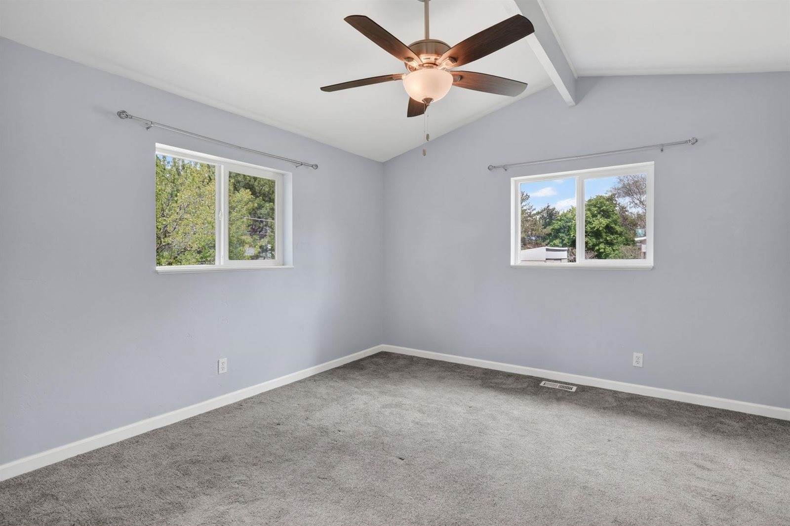 3795 E Sunnyside Road, Ammon, ID 83406